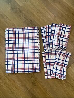 Sur La Table Fourth of July Plaid Tablecloth 120x70 w/ 8 Napkins Red White Blue